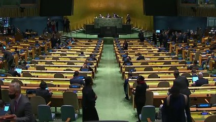 Parlamento ucraniano aprova estado de emergência
