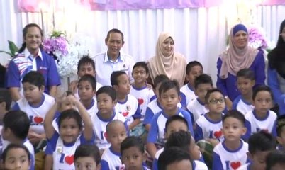 AWANI - Negeri Sembilan: 50 kanak-kanak sertai khatan perdana