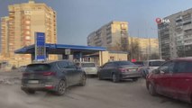 Ukrayna’daki benzinliklerde kilometrelerce kuyruk oluştu
