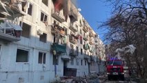 Son dakika haberi: Rusya'nın Ukrayna'ya askeri müdahalesi - Yerleşim yerine düşen bomba sonrası 1 kişi hayatını kaybetti (1)