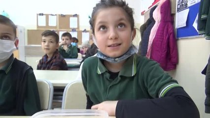 Öğrenciler "Çöp Müzesi" projesiyle atıklardan gübre ve sabun üretti