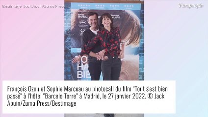 Sophie Marceau de retour... à Hollywood ! Costume de playmate, scène dénudée et applis de rencontre