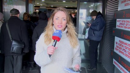 موفدة العربية: طوابير على المحلات التجارية والبنوك من قبل الأوكرانيين