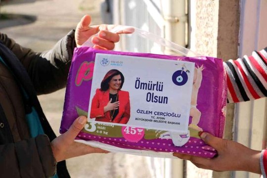 Aydın Büyükşehir Belediyesi'nden bebek ve hasta bezi desteği