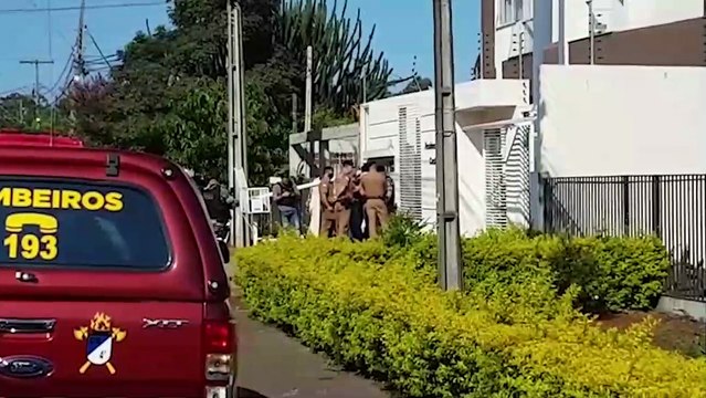 Cárcere no Pioneiros Catarinenses: Portão de imóvel é aberto e oficiais negociam libertação de mulher