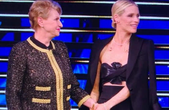 La madre della Hunziker racconta il periodo della setta: ‘5 anni senza di lei, non dormivo e prendevo tranquillanti’