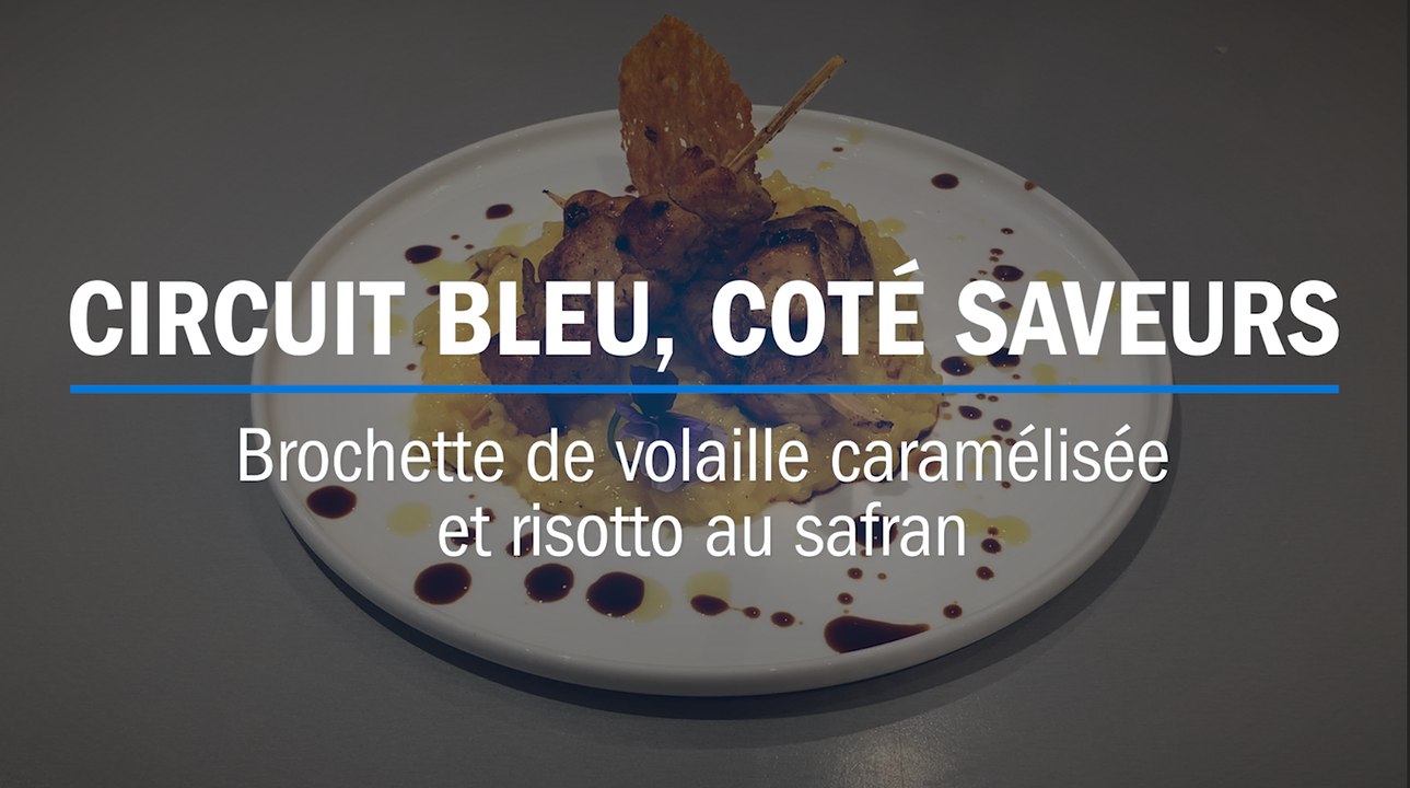 Recette de brochettes de volaille caramélisées et risotto au safran