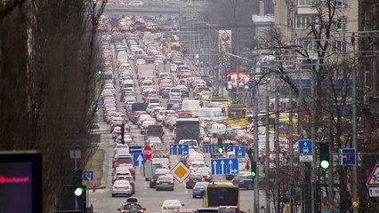 Ukraine: Sirenen und Explosionen - Menschen fliehen aus Hauptstadt Kiew