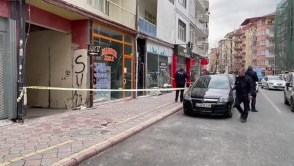 Bıçaklı ve sopalı kavgada 3 kişi yaralandı