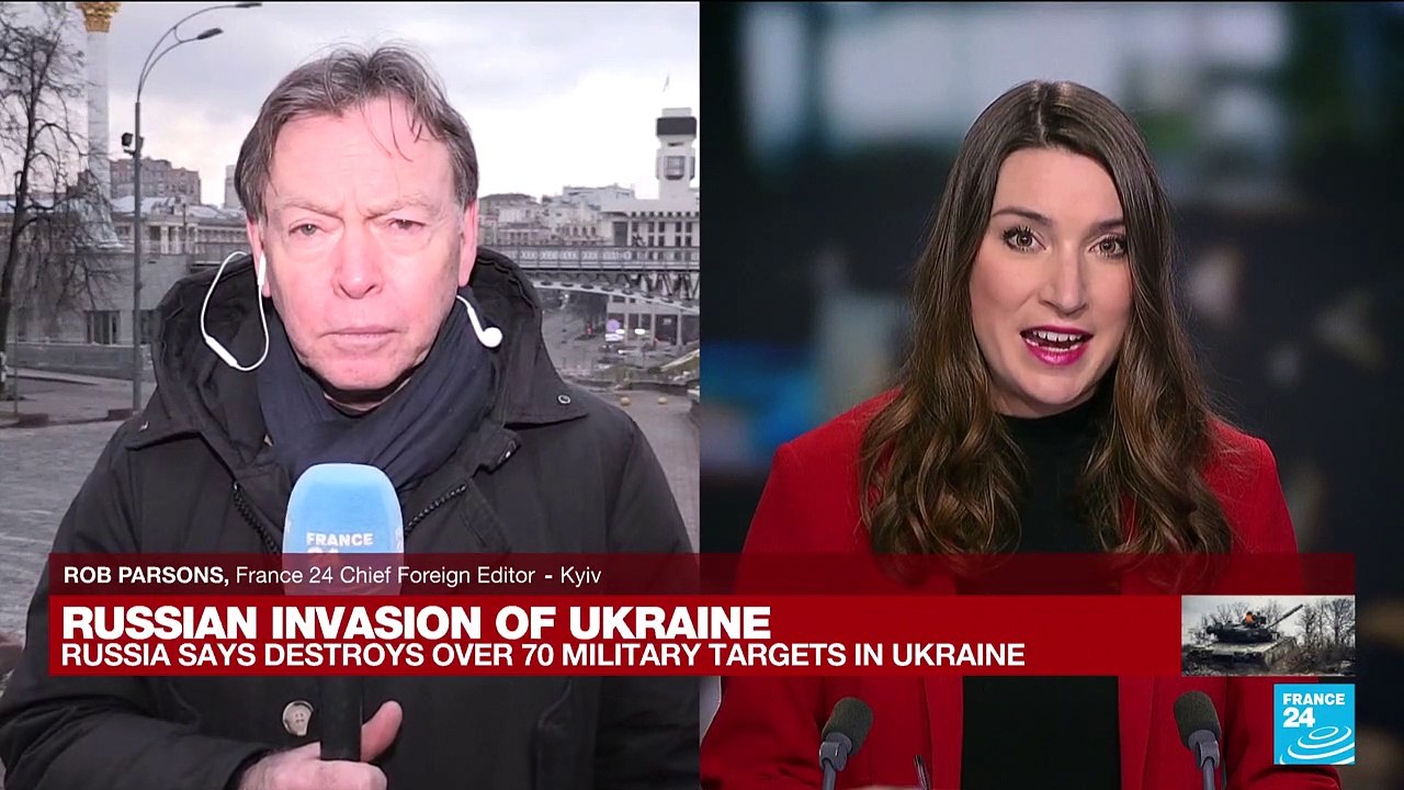 War in Ukraine: Strikes on airport near Kyiv