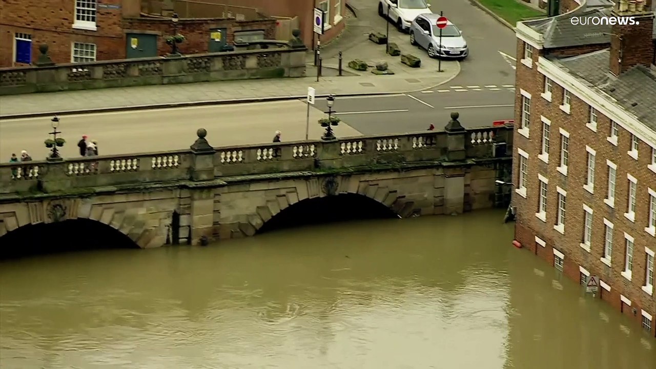 England: 400 Häuser nach Regenfällen nach überflutet