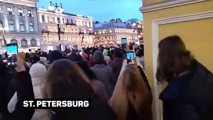 Rusya'da savaş karşıtı gösterilere polis müdahalesi