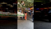 Seattle Fish Market Employees Toss Fish