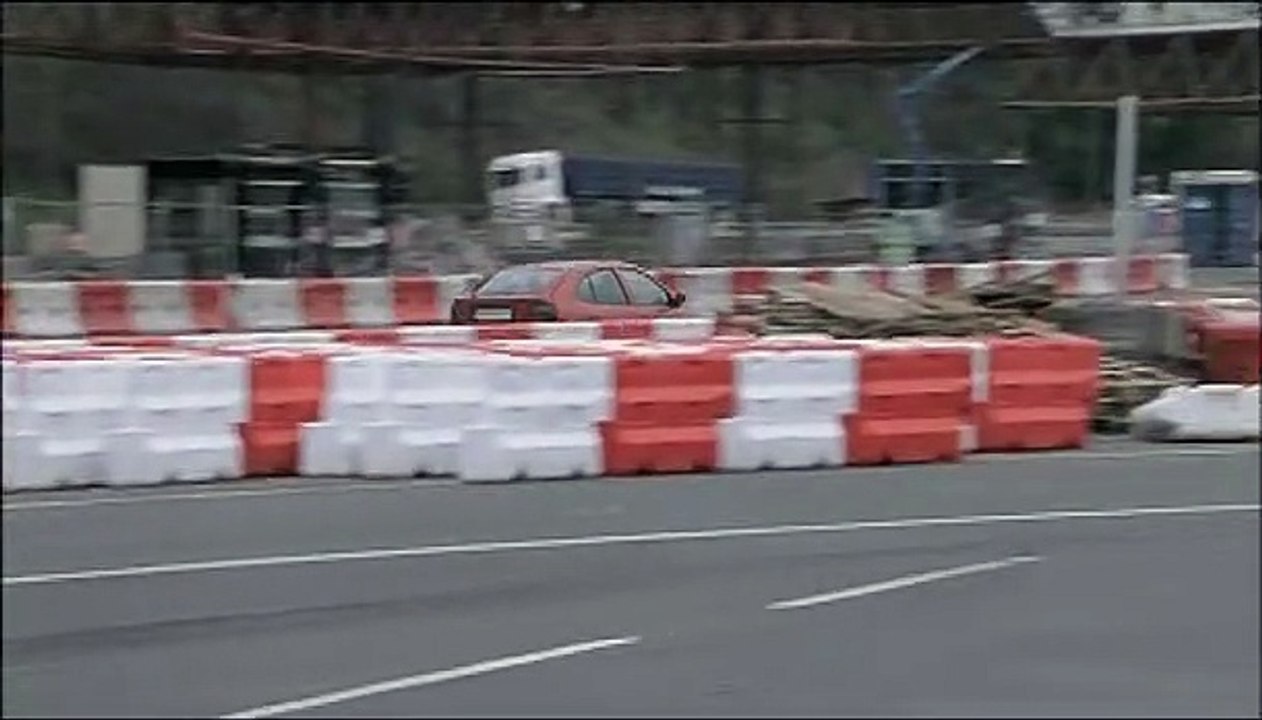 Tiro en la Cabeza Clip (3)