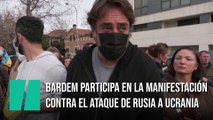 Javier Bardem participa en la manifestación frente a la embajada de Rusia