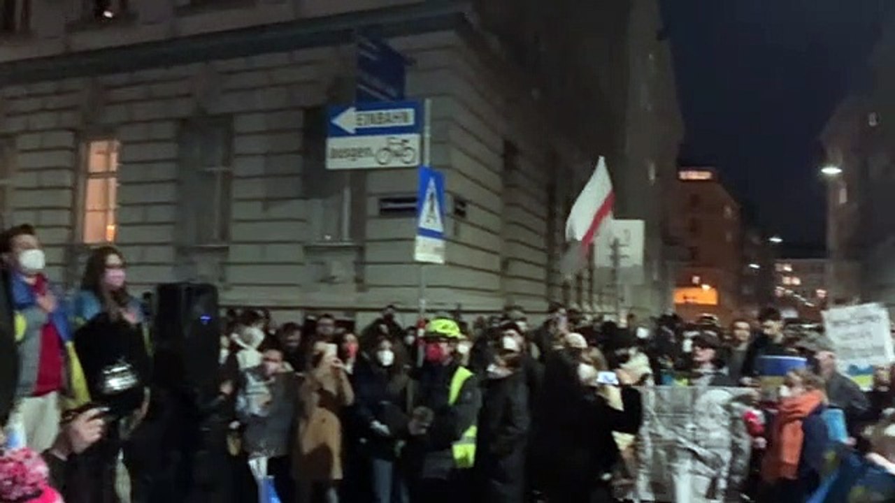 Demonstration vor der russischen Botschaft in Wien