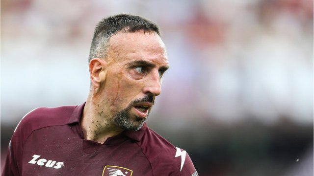 VOICI : Franck Ribéry victime d’un accident de voiture, son club et sa femme donnent de ses nouvelles