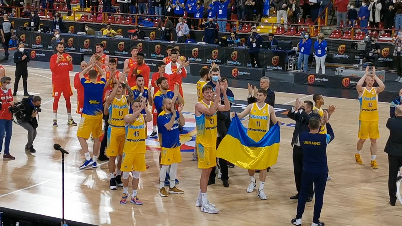 Emotiva despedida a la selección de Ucrania tras su partido en Córdoba
