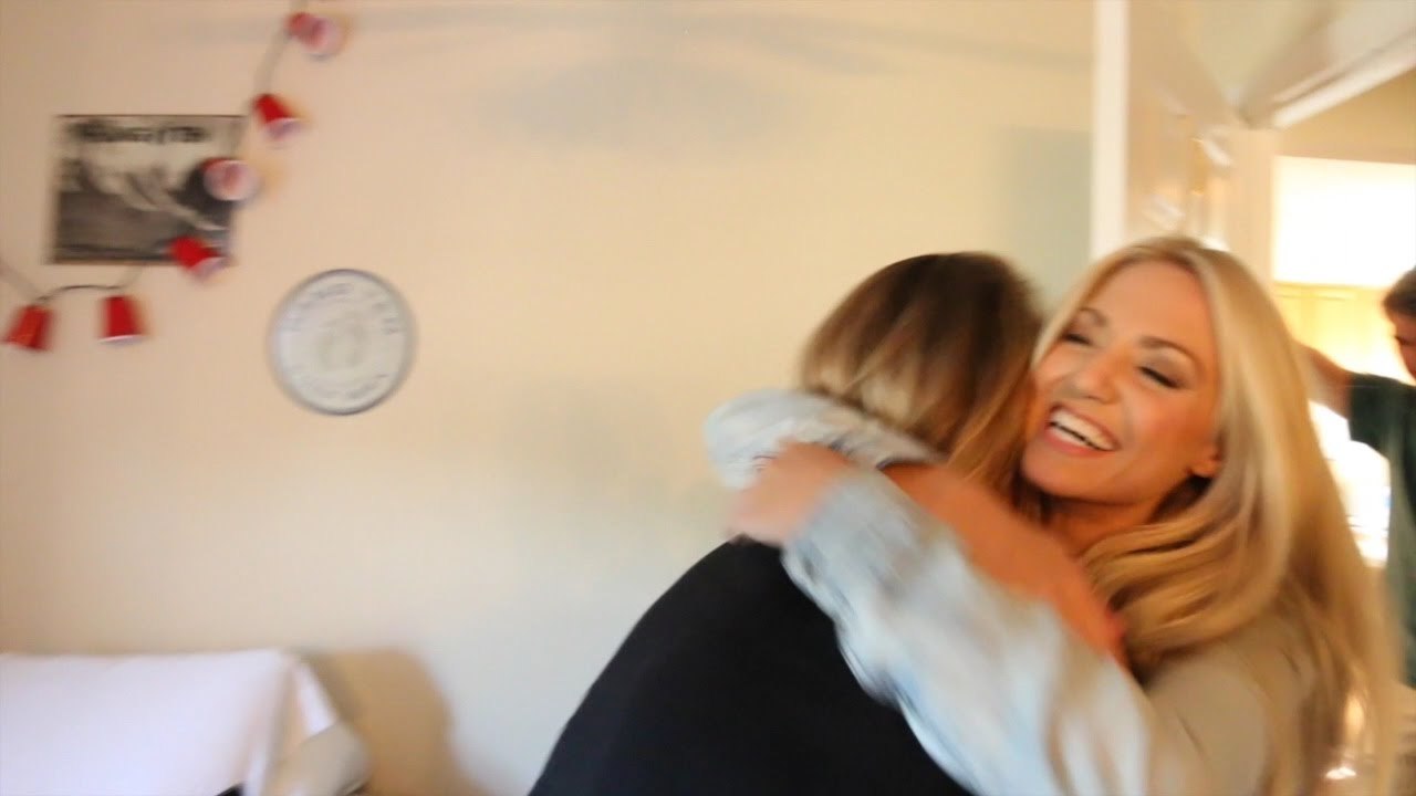 SAVANNAH FLIES 2,000 MILES & SURPRISES COLE OVER LIVE BROADCAST!!!