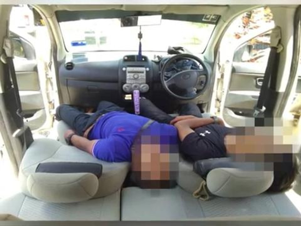 Dua remaja ditemui mati dalam kereta