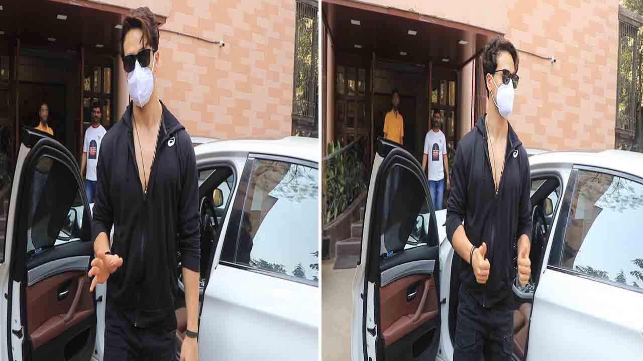 Tiger Shroff Dubbing Studio के बाहर हुए स्पॉट, Viral हुआ Video | FilmiBeat