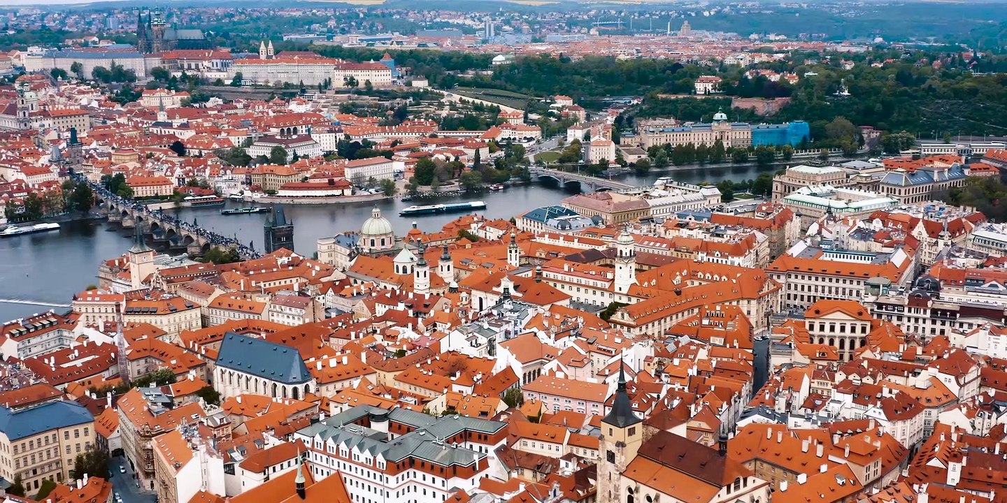 Este HOTEL ESPIABA a sus huéspedes desde el sótano!  | Alex Tienda ✈️