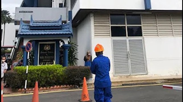 Sumatra quake tremors: Hairline cracks found, but buildings in Negri safe so far