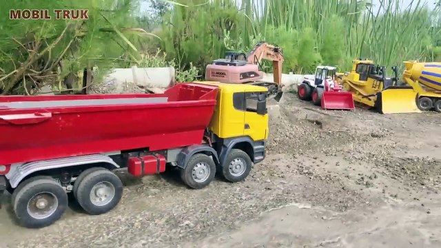 MOBIL TRUK OLENG MUATAN PASIR, MOBIL REMOT RC SCANIA, DUMTRUK TRONTON, BEKO KERUK EXCAVATOR, LOADER