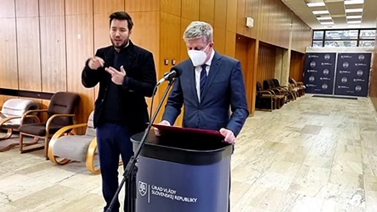 ZÁZNAM: V. Lengvarský: V nemocniciach je 31.000 lôžok, vyhradených je 5380