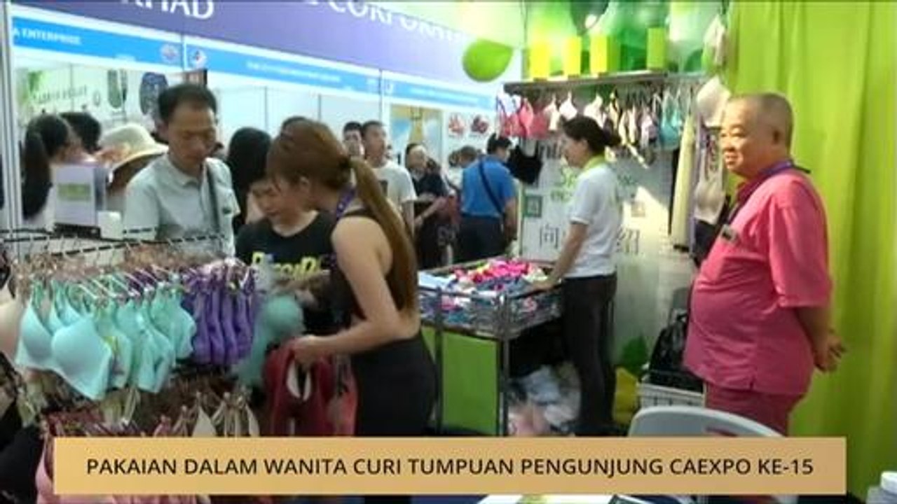 Pakaian dalam wanita curi tumpuan pengunjung CAEXPO ke-15