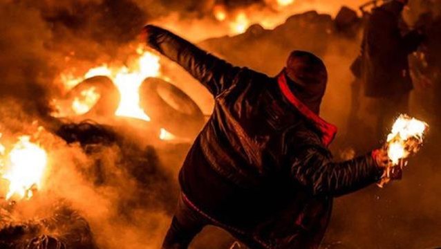 Rus tankları Kiev'e girince Bakanlık halka böyle seslendi: Evlerinizden çıkmayın ve molotof kokteyli hazırlayın