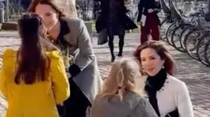 Kate et la princesse Mary font fondre les cœurs alors que les futures reines partagent un moment émo
