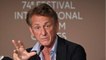 VOICI : Guerre en Ukraine : Sean Penn serait sur place pour les besoins d'un documentaire
