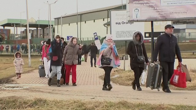 Les premiers réfugiés ukrainiens sont arrivés en Pologne : «Il faut les sortir de cette guerre»