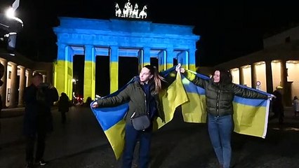 Les monuments du monde illuminés en soutien à l'Ukraine
