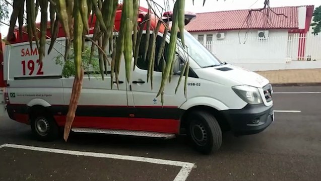 Socorristas do Samu são acionados até a Rua Maranhão para atender pessoa que havia passado mal