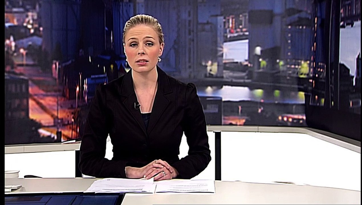 19:30 Nyheder & vært Sophie Grønlund Sondrup | Vizitten & vært Zita Hvid | Vejret & vært Anders Brandt | 25 November 2011 | TV2 NORD - TV2 Danmark