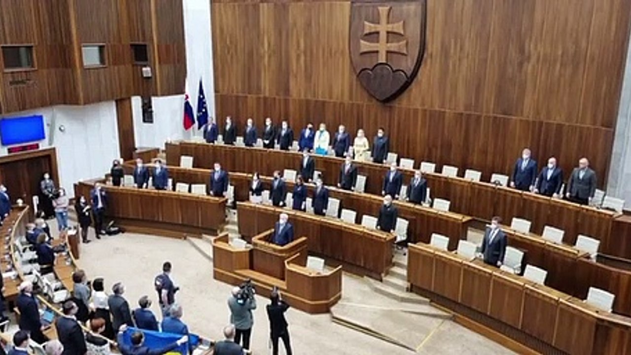 ZÁZNAM: Veľvyslanec J. Muška vyzval poslancov na podporu Ukrajiny