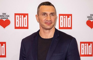 Wladimir Klitschko enlists in the Ukraine reserve army