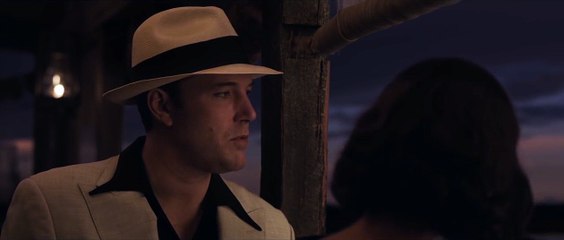 Vivir de noche Clip (3) VO