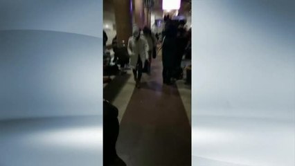 Segunda noche de guerra con miles de ucranianos en el metro