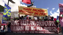 أساقفة ومتظاهرون يحتجون على عودة حكم ماركوس في الفيليبين