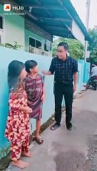 Guru rapat membahas anak sekolah yang bolos