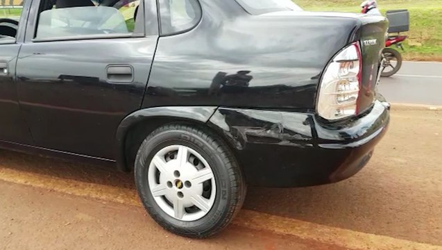 Colisão traseira entre caminhão e carro é registrada na rodovia BR-277