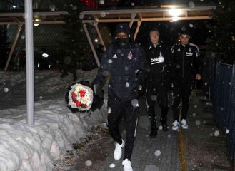 Beşiktaş kafilesi 3 saat rötarın ardından Sivas'a ulaştı!