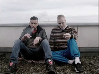 La comunidad de los corazones rotos Tráiler (3)