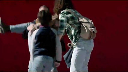 Lejos del mar Tráiler (3)