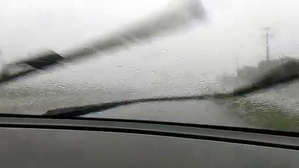 Internauta registra enxurrada no centro de Umuarama; confira o vídeo