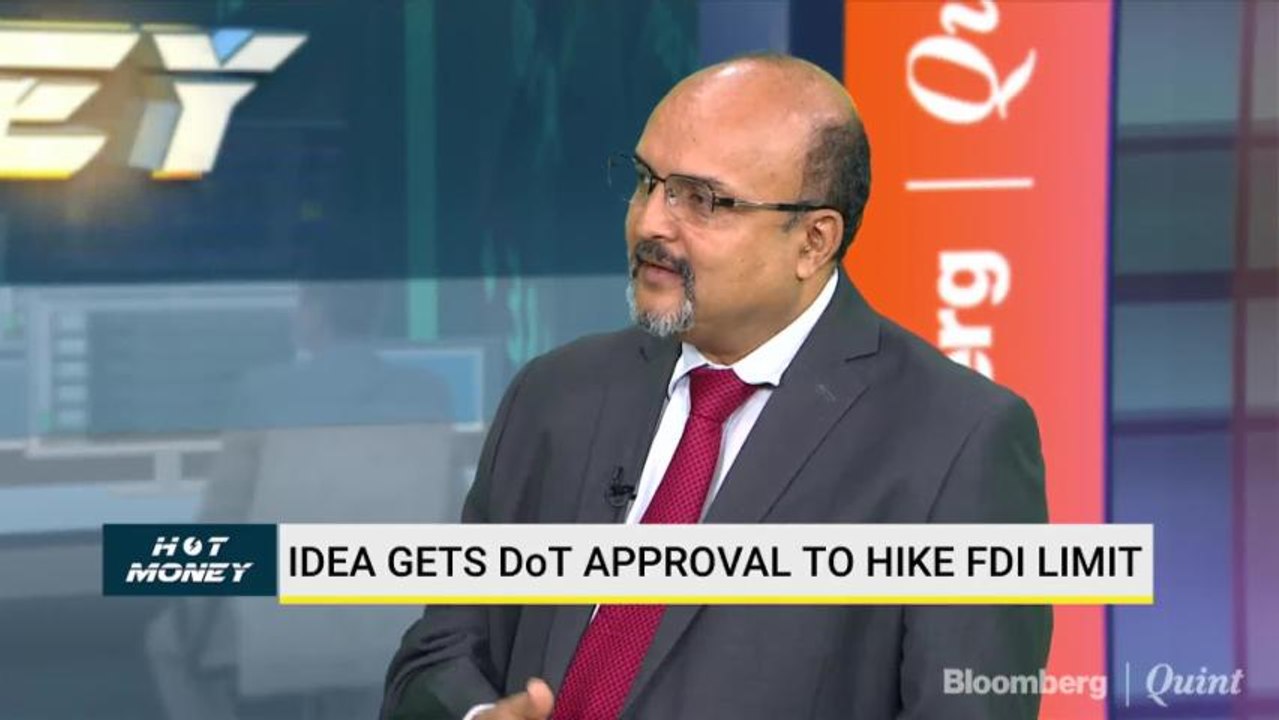 Analysts' View On Buzzing Stocks Like Midcap I.T. Stocks, Idea, LIC Housing & more on Hot Money with Darshan Mehta