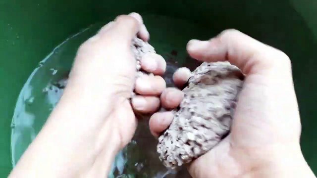 Gritty sand cement chunks water dip crumble ASMR Cr: asmr crumble yt